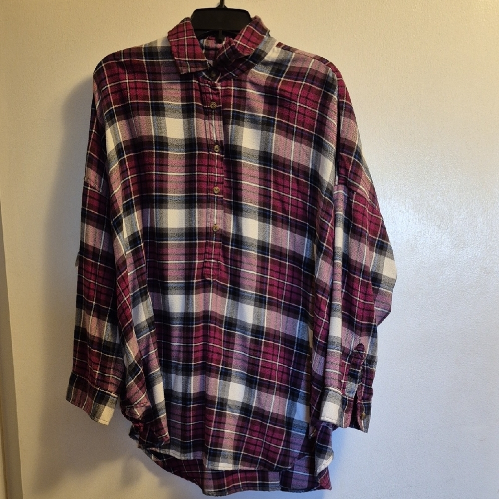 American Eagle Outfitters Casual Plaid Shirt - Red, White, Black